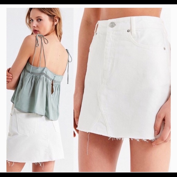 Urban Outfitters Dresses & Skirts - Urban Outfitters BDG White Denim Distressed Hem Cotton Mini Skirt size M EUC